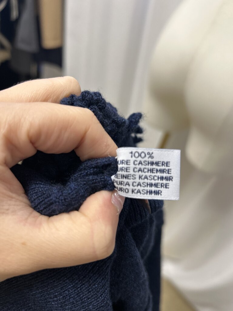 Barrie Navy V Neck Cashmere Sweater