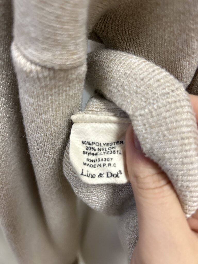 Line + Dot Oatmeal V-Neck Top
