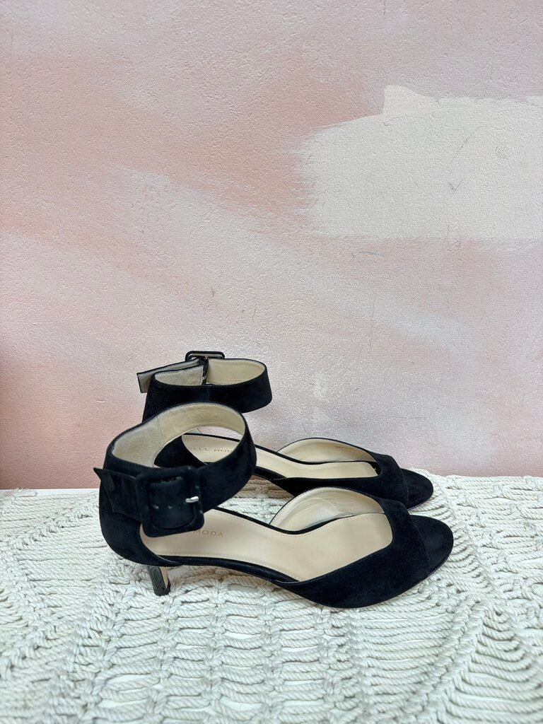 Pelle Moda Suede Peep Toe Kitten Heel