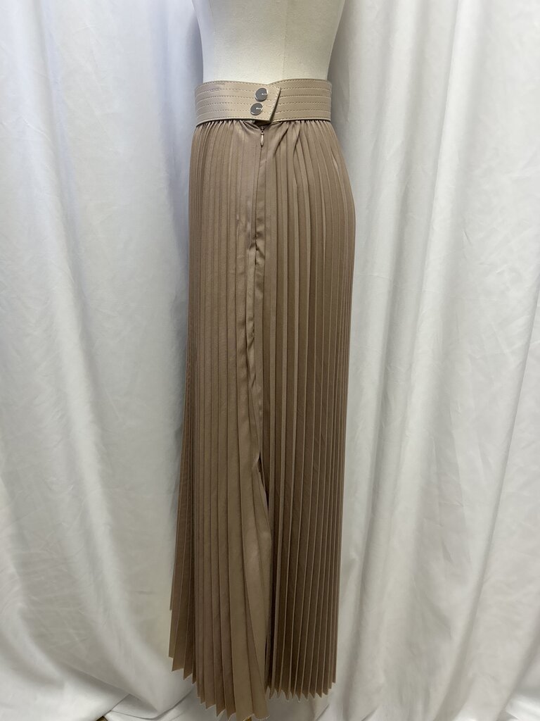 IN:05 Taupe Pleated Maxi S