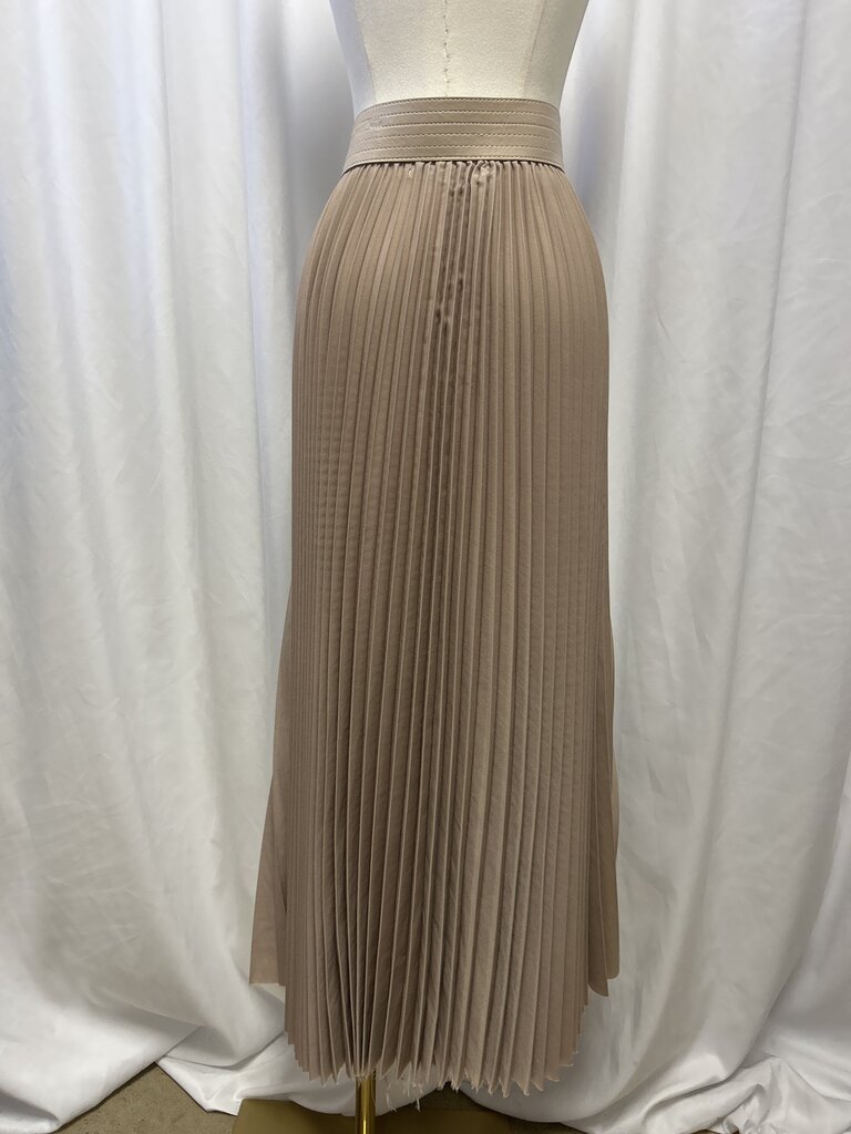 IN:05 Taupe Pleated Maxi S