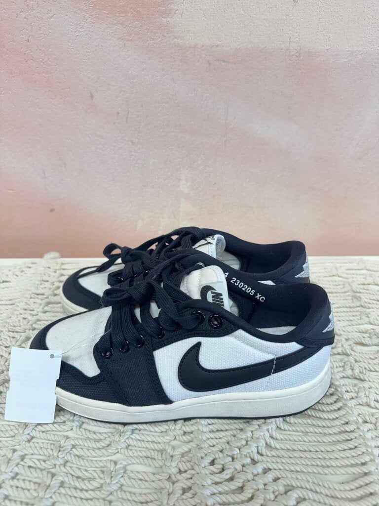 Nike Low Rise Air Jordan Canvas Sneaker