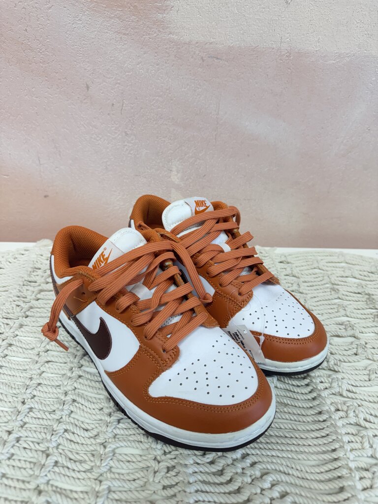 Nike Low Rise Leather Sneaker