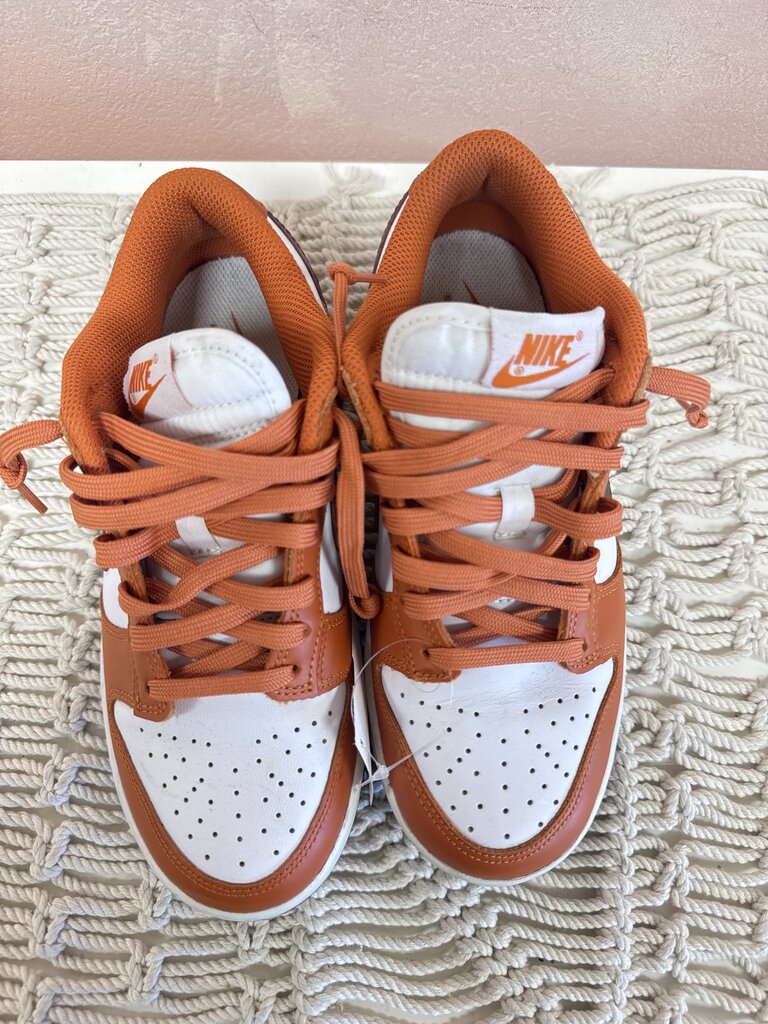 Nike Low Rise Leather Sneaker