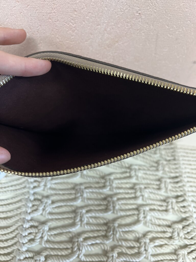 Louis Vuitton Jumbo Monogram Empriente Clutch