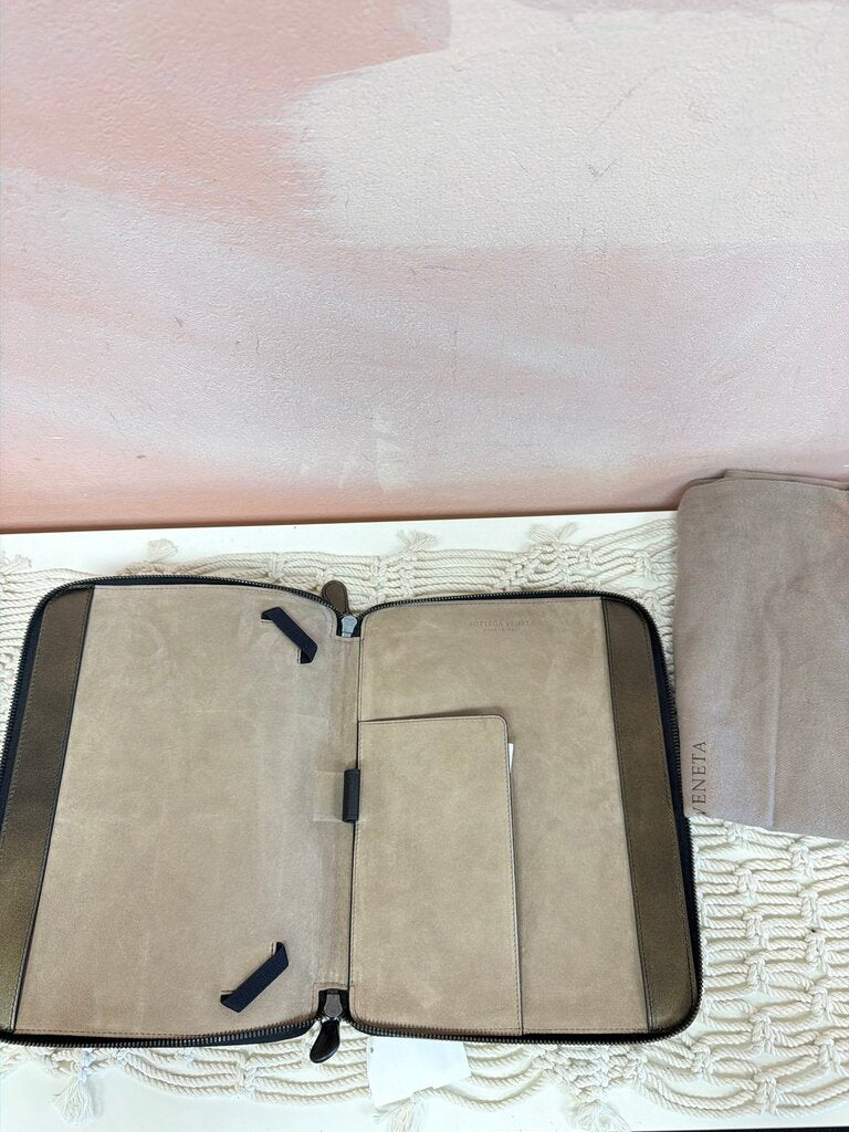 Bottega Intrecciato Tablet Case w/ Dustbag