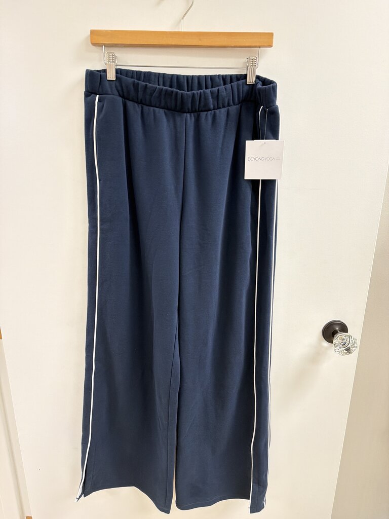 Beyond Yoga Navy Fleece Wide Leg Pant NWT