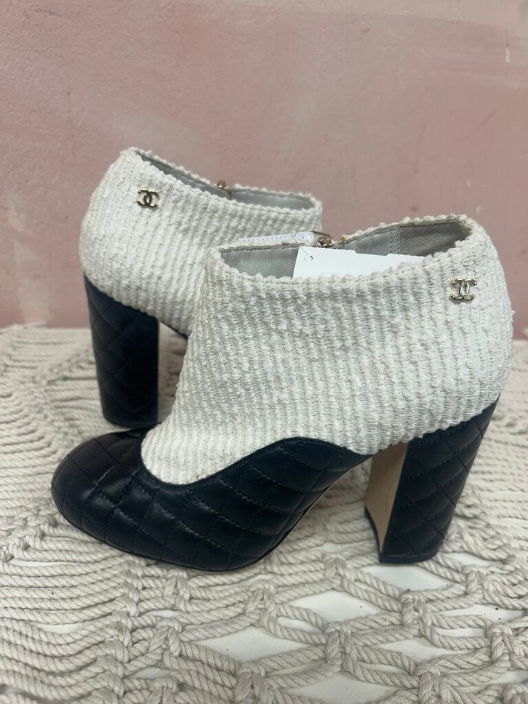 Chanel Interlocking CC Logo Tweed and Quilted Leather Boots