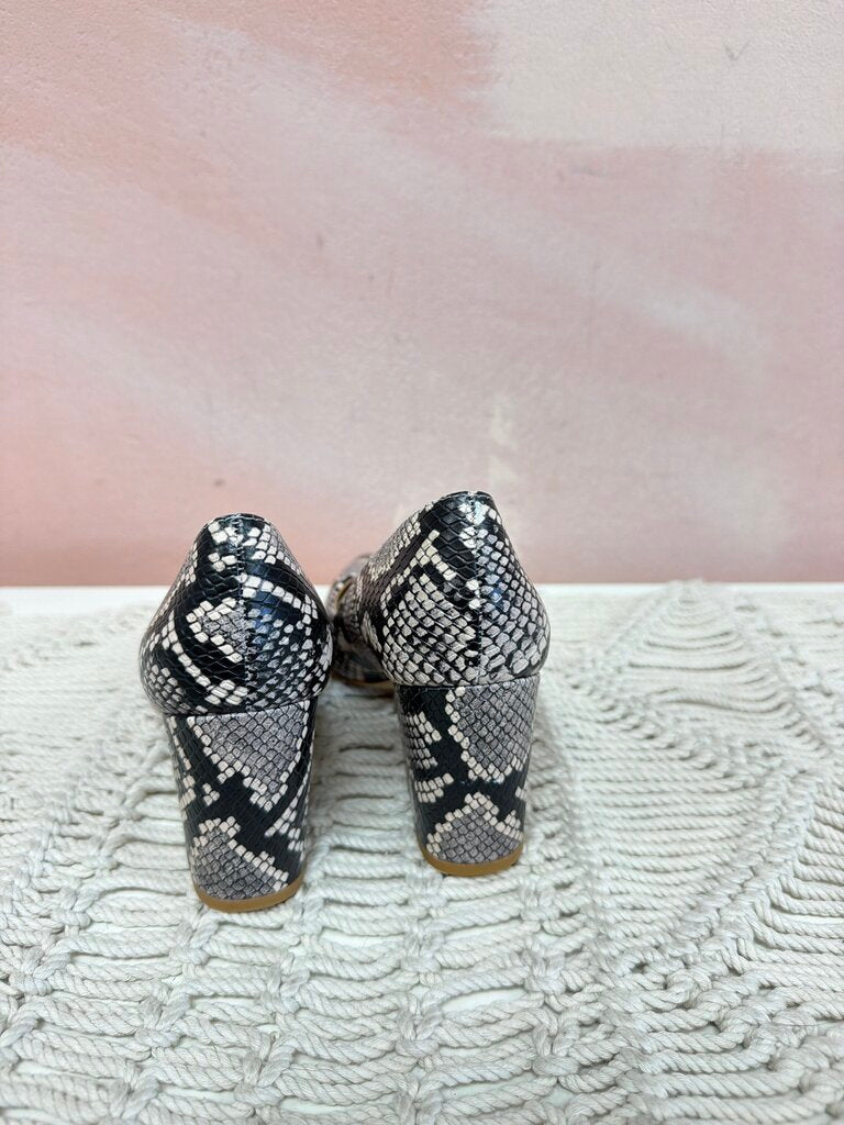 Stuart Weitzman Snakeskin Pumps NWT w/dustbag