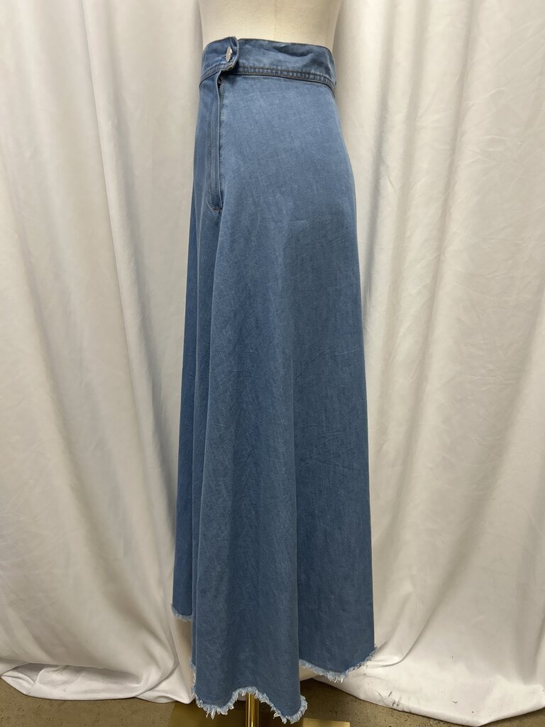 IN:05 Chambray Skirt