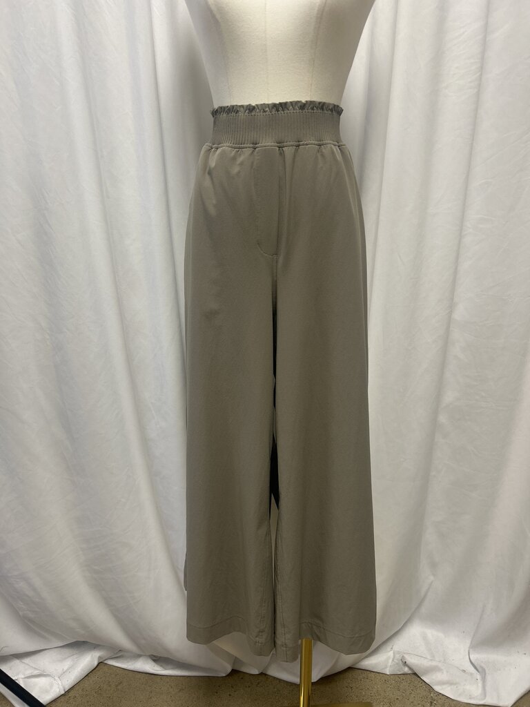 Lululemon "Stretch Woven Ruffle Waist" Wide Leg Pant NWT (Originally $128)