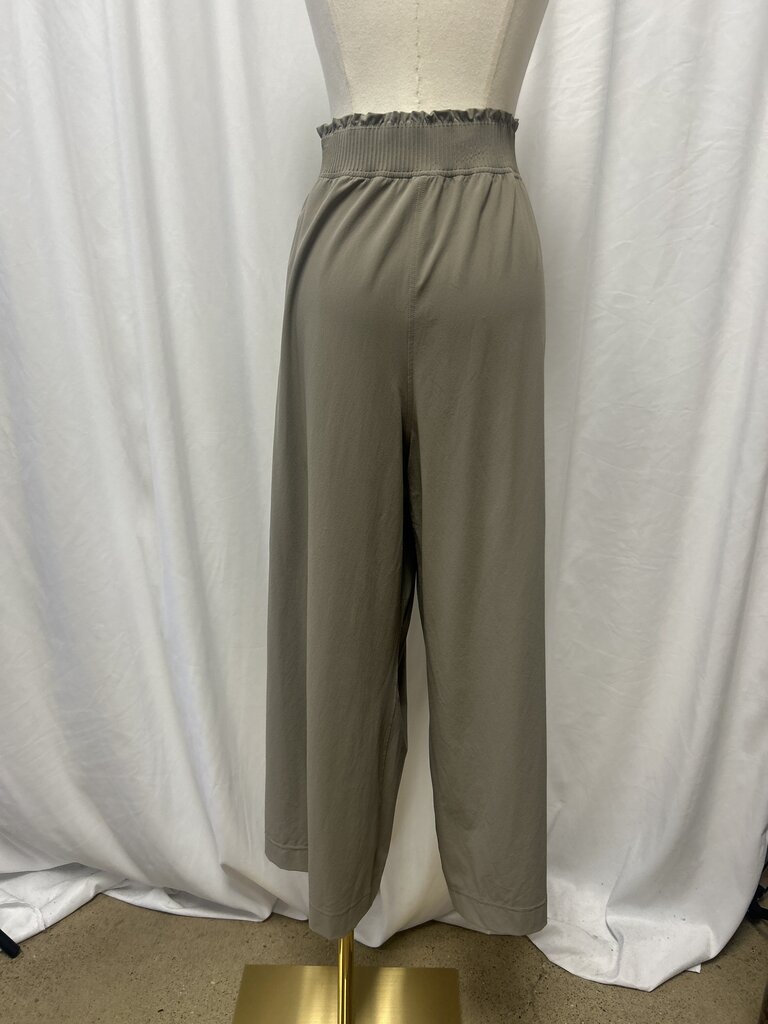 Lululemon "Stretch Woven Ruffle Waist" Wide Leg Pant NWT (Originally $128)