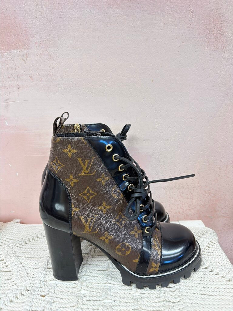 LV Monogram Lace Up Boots w/Dust Bag (as is)