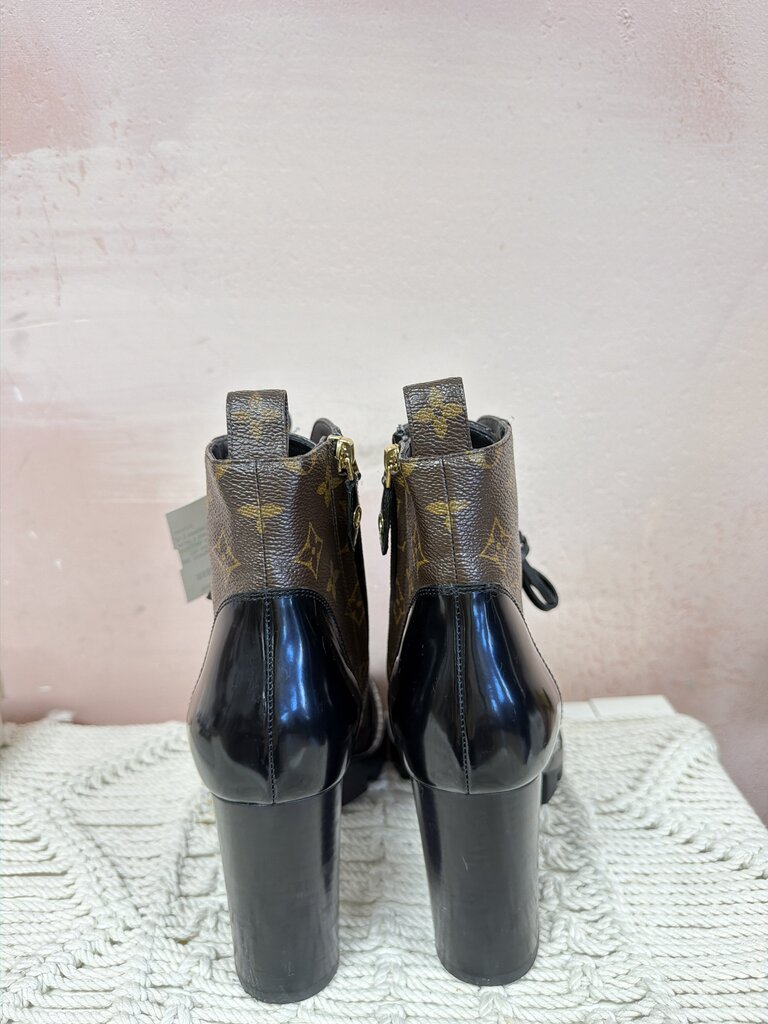 LV Monogram Lace Up Boots w/Dust Bag (as is)