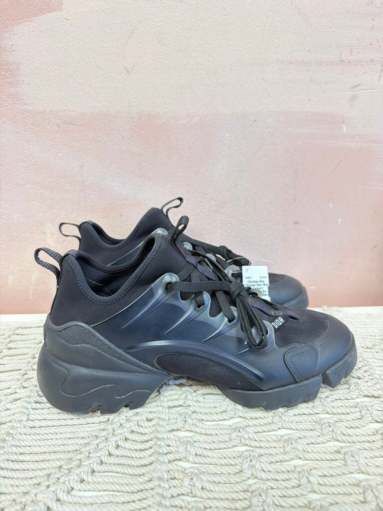 Christian Dior Noir D-Connect Sneakers (Like New) w/Box