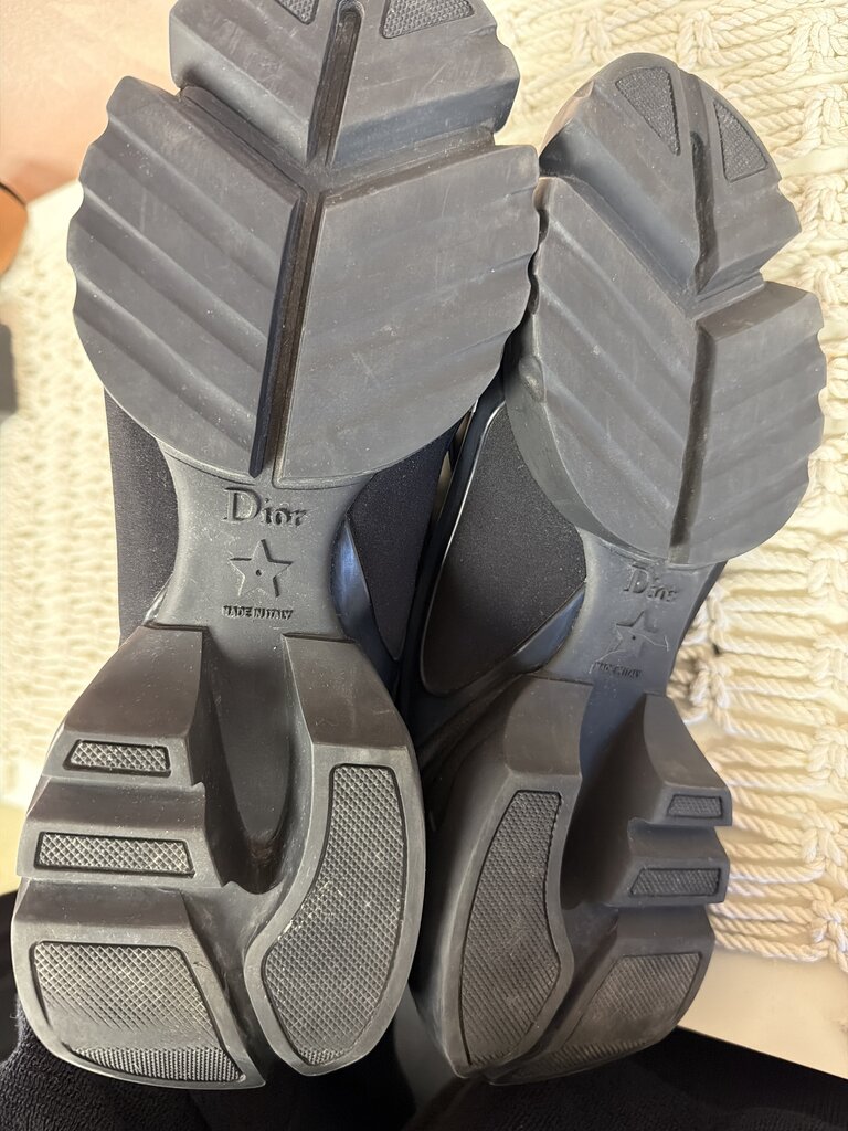 Christian Dior Noir D-Connect Sneakers (Like New) w/Box