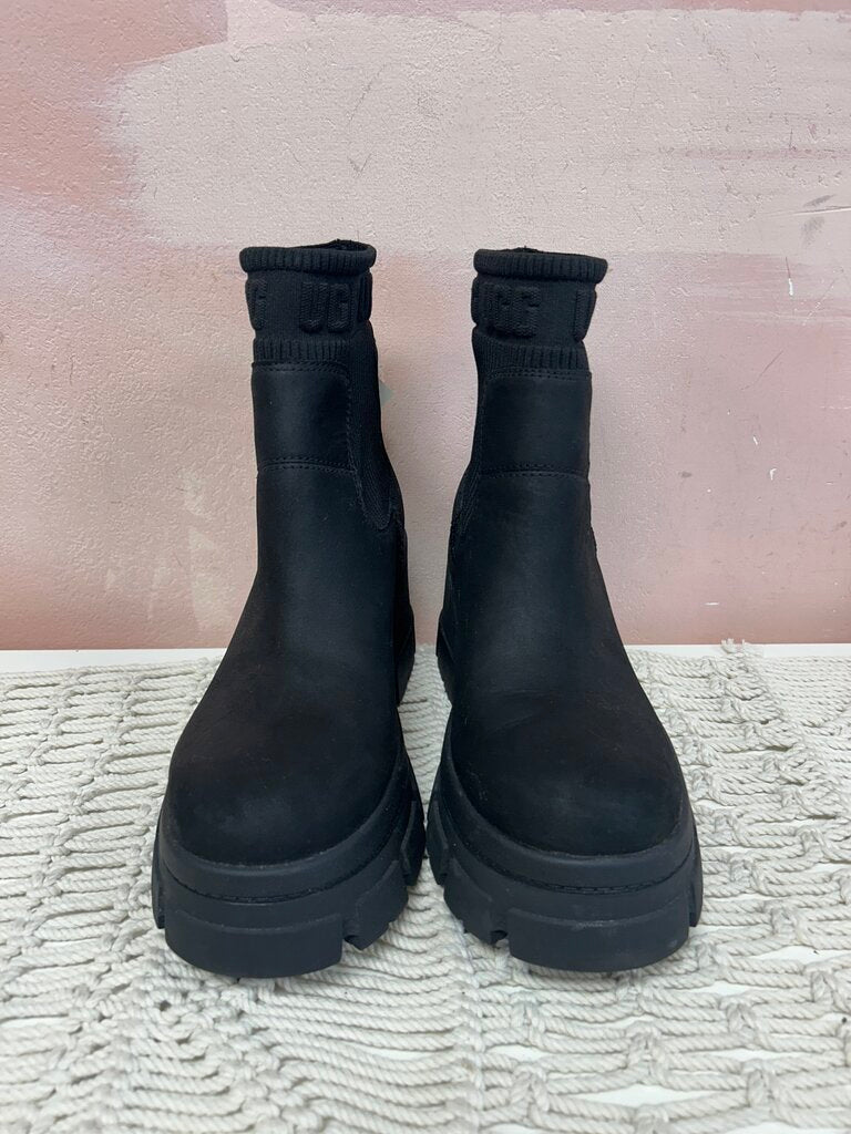 Ugg Black Moxy Chelsea Bootie