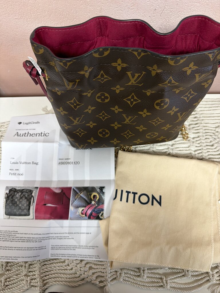 Louis Vuitton Monogram Noe Drawstring Pouch w/ Box and Dustbag