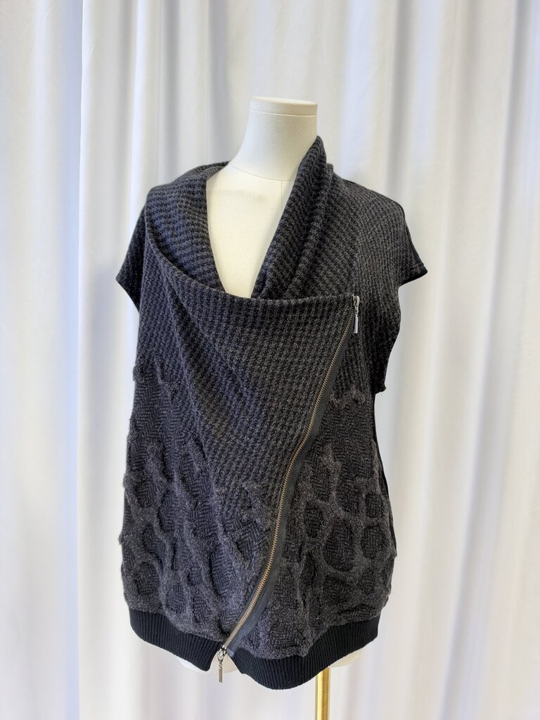 Yoshi Yoshi Tweed Sleeveless Zipper Sweater
