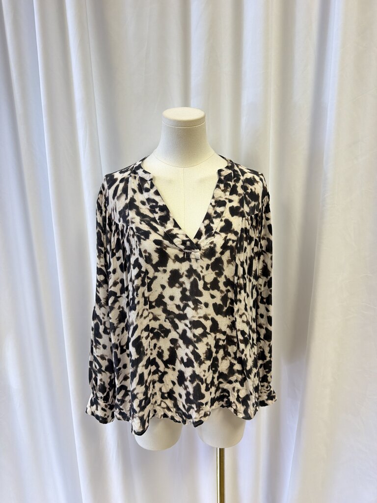 Rails Animal Print V-Neck Blouse