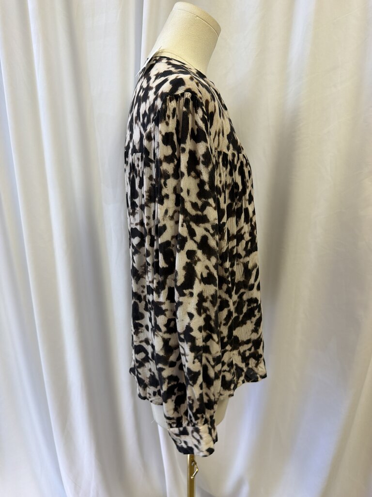 Rails Animal Print V-Neck Blouse