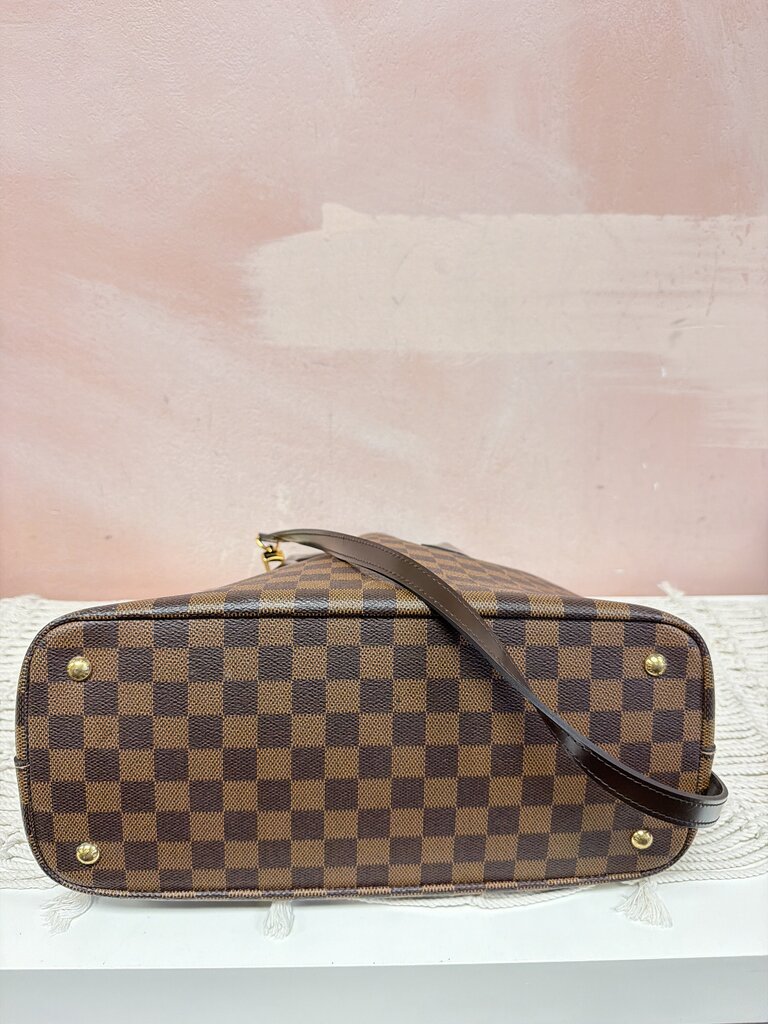 Louis Vuitton Damier Ebene Kensington