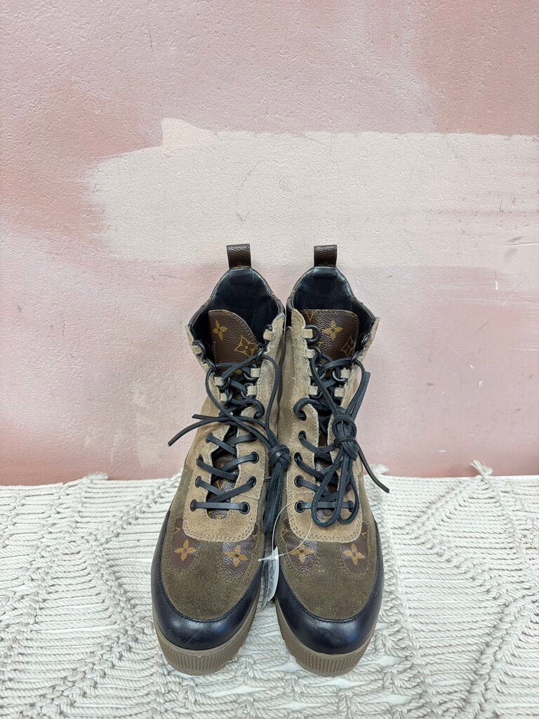 Louis Vuitton Monogram and Suede Desert Boot w/ Box