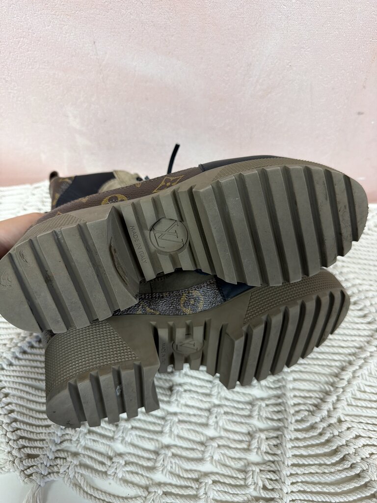 Louis Vuitton Monogram and Suede Desert Boot w/ Box