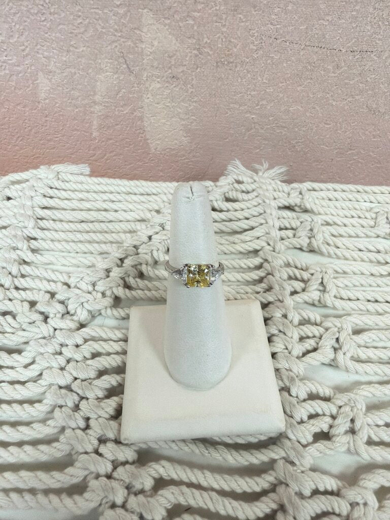 Sterling Silver Three Stone Ring (*AP)