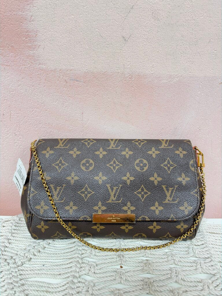 Louis Vuitton Favorite MM (no crossbody strap)