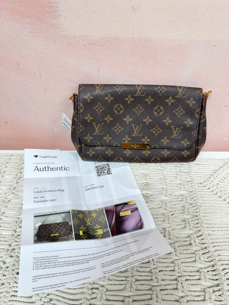 Louis Vuitton Favorite MM (no crossbody strap)