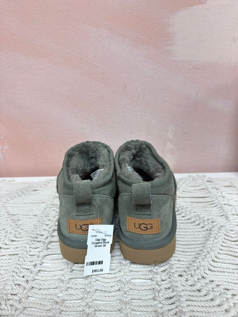Ugg Cropped Boot