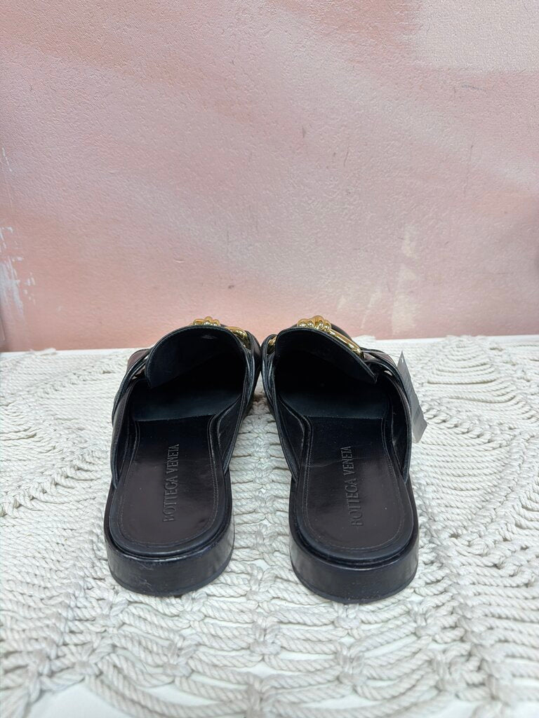 Bottega Leather Mule Knotted Hardware