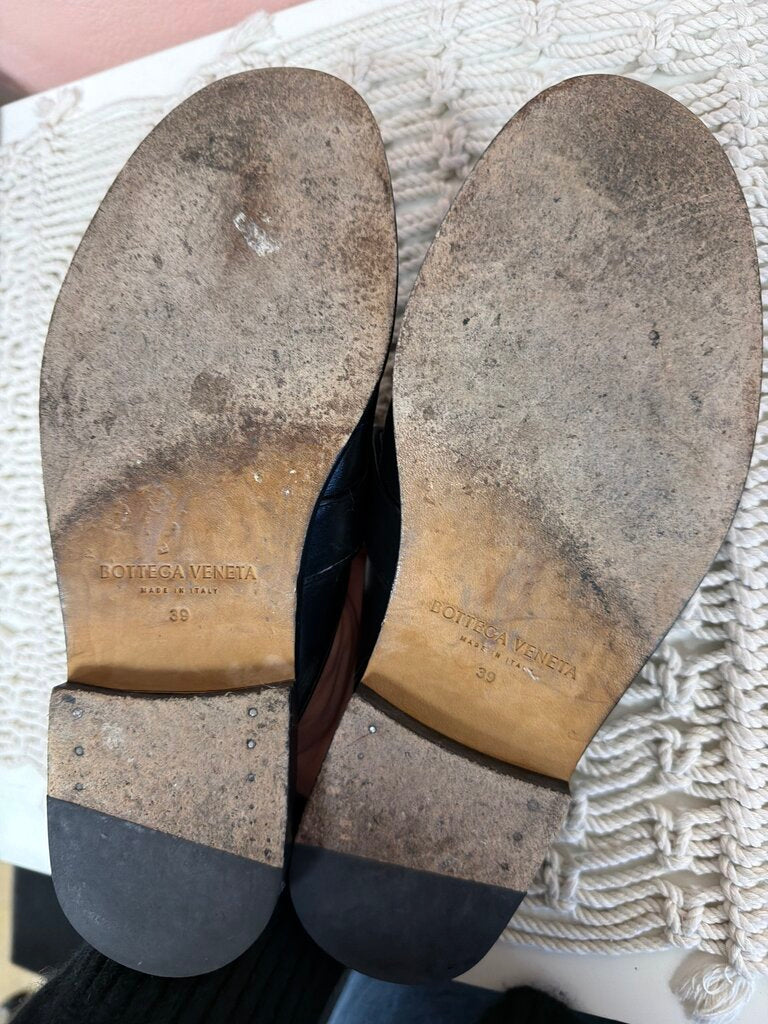 Bottega Leather Mule Knotted Hardware