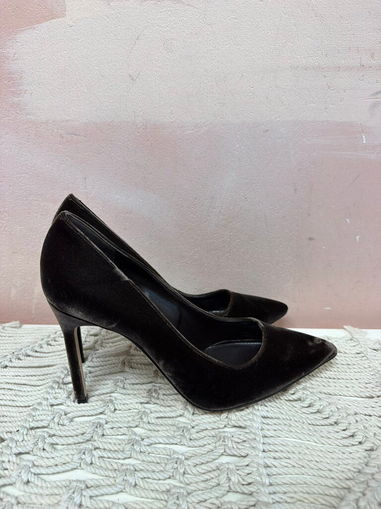Manolo Blahnik Velvet Pointed Toe Pump NWT