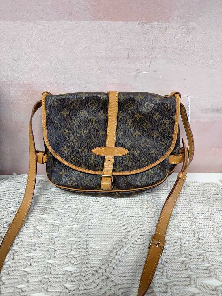Louis Vuitton Samaur Crossbody w/Dustbag