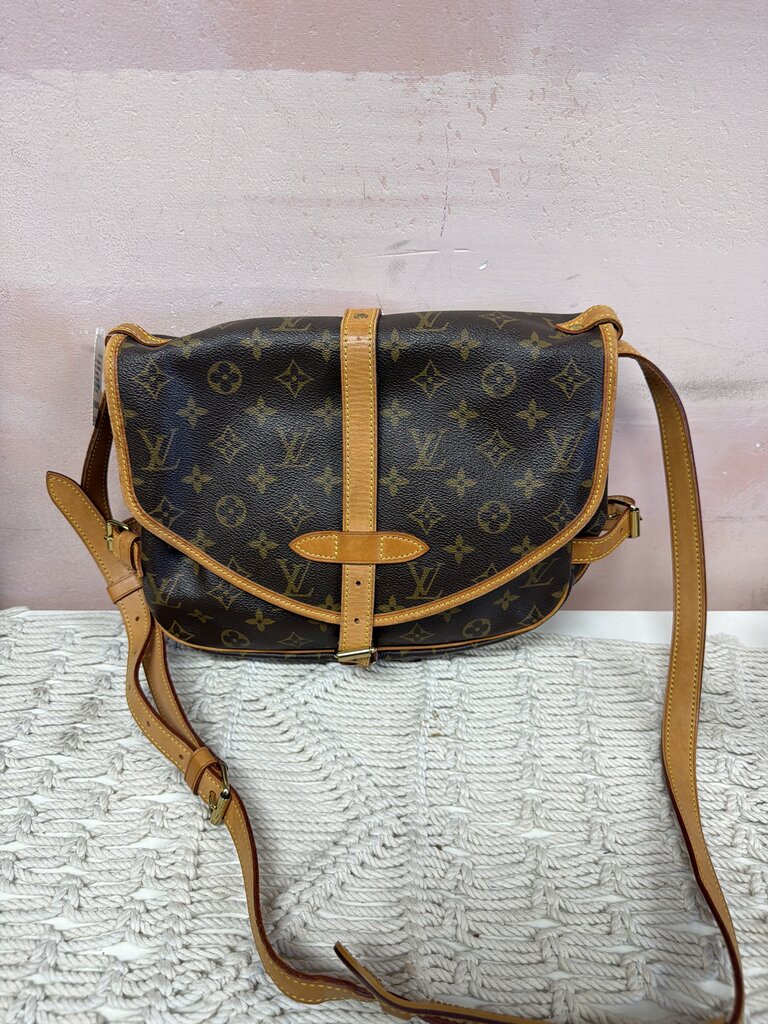 Louis Vuitton Samaur Crossbody w/Dustbag