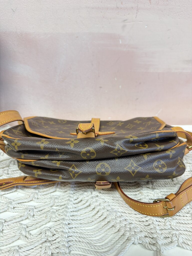 Louis Vuitton Samaur Crossbody w/Dustbag