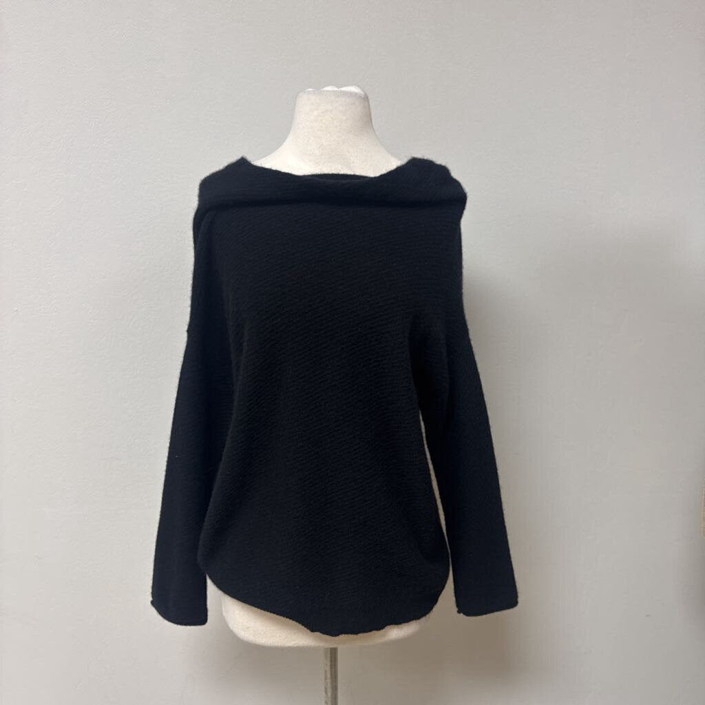 Cuyana Black Cashmere V-Neck Back Sweater