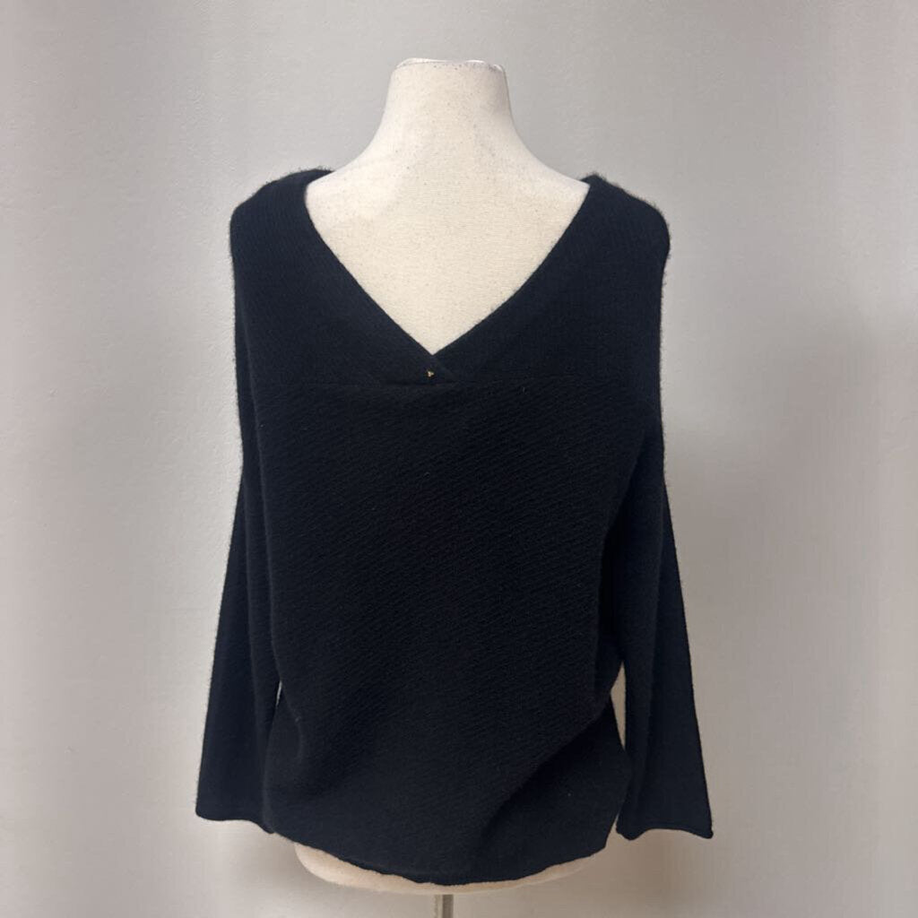 Cuyana Black Cashmere V-Neck Back Sweater