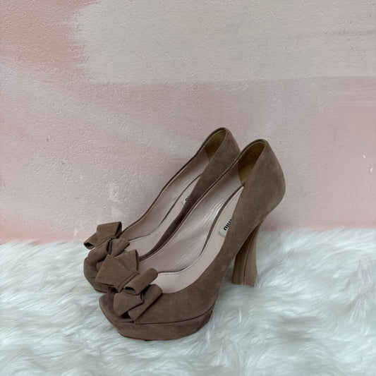 Miu Miu Tan Suede Open Toe Bow Pump