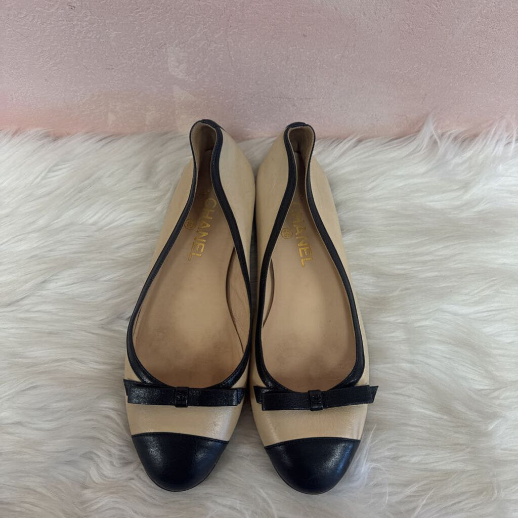 Chanel Vintage Tan Cap Toe Ballet Flat (As Is)